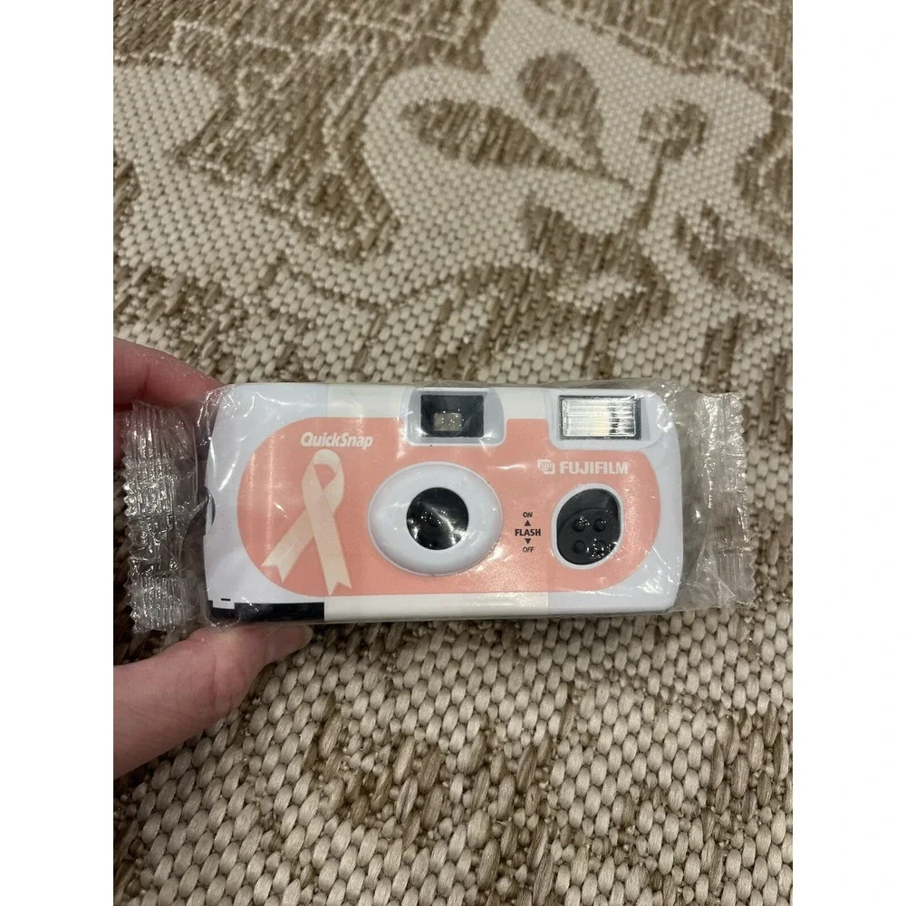 Fujifilm Quick Snap Flash Camera 27 Exp 35mm Single Use Point Breast Can Expired